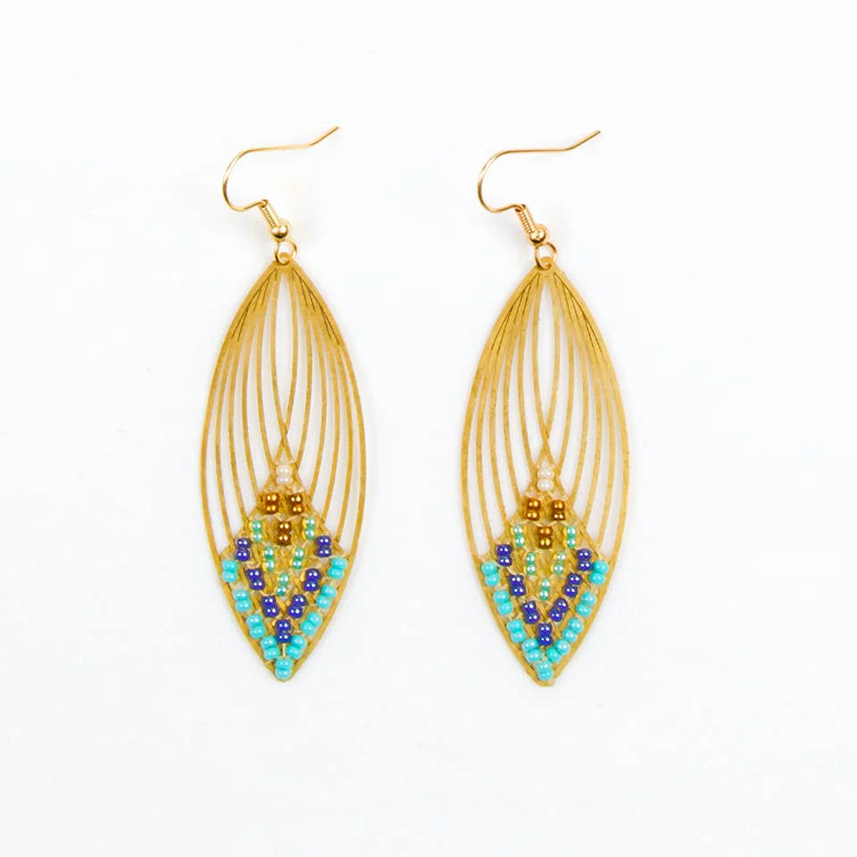 Swooping Oval Earring - Image 4